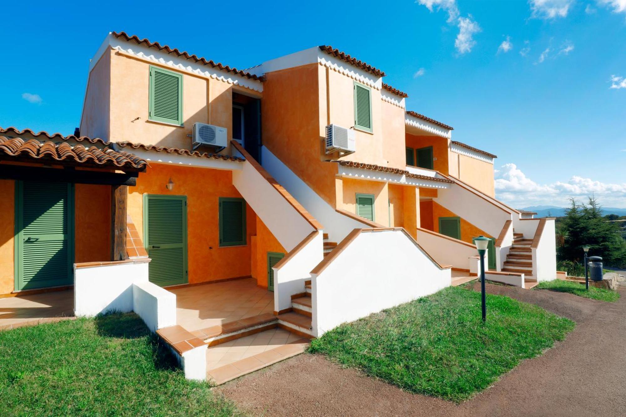 Hotel Baia Aranzos Pittulongu Exterior photo